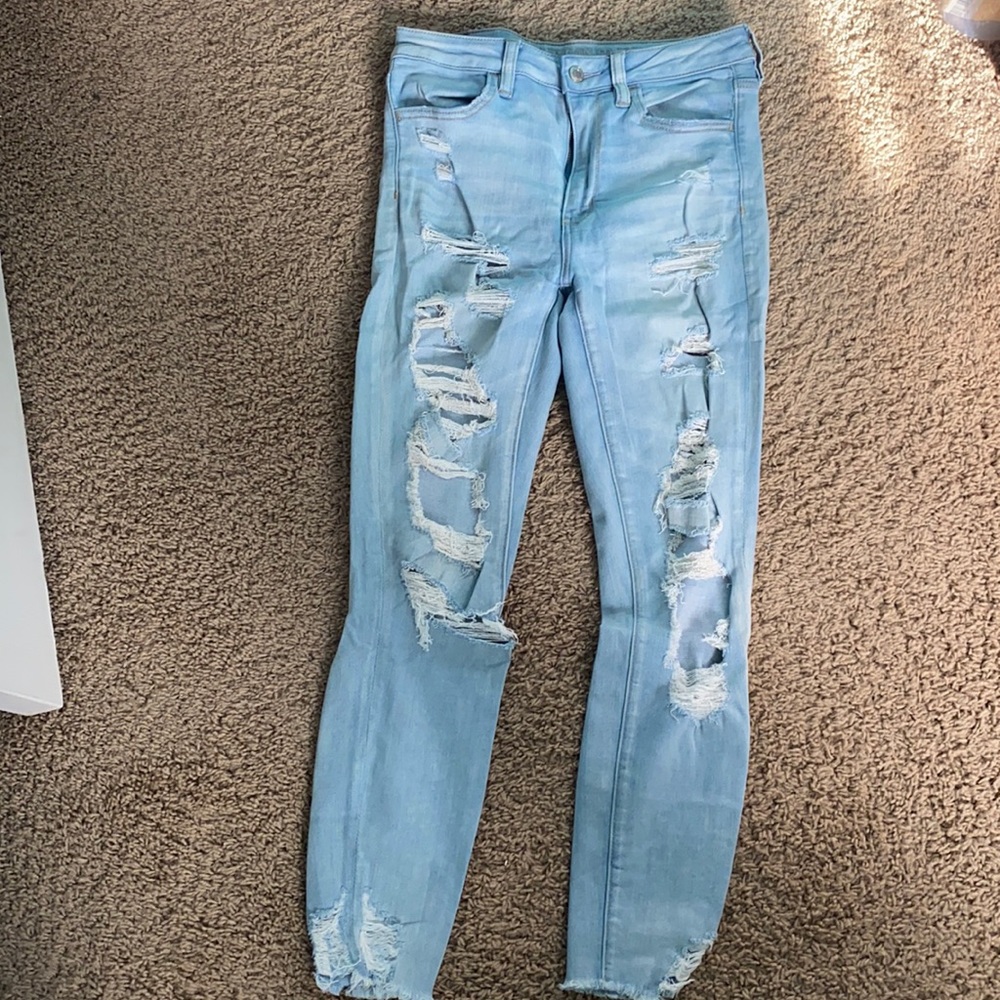 AMERICAN EAGLE JEANS